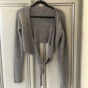 Skims wrap around top